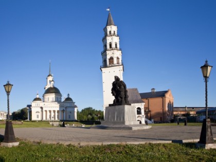 Foto: architektonische monumente, andere plätze, Schiefer Turm von Newjansk, Jekaterinburg