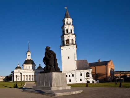 Foto: architektonische monumente, andere plätze, Schiefer Turm von Newjansk, Jekaterinburg