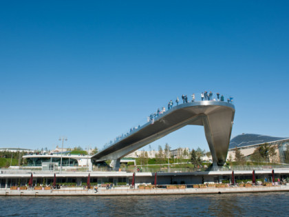 Foto: architektonische monumente, museen und ausstellungen, parks und unterhaltungsorte, Sarjadje Park, Moskau