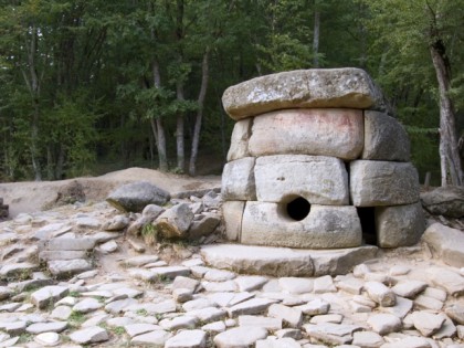 Foto: architektonische monumente, andere plätze, Dolmen, Sotschi