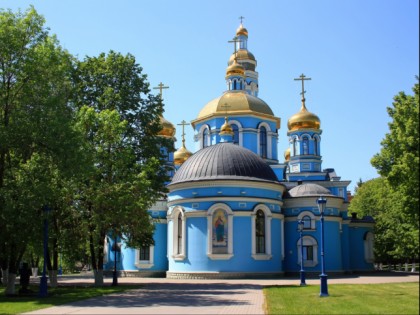 Foto: architektonische monumente, tempel und kultstätten, kathedralen und kirchen, andere plätze, Gottesmutter-Geburts-Kathedrale , Ufa