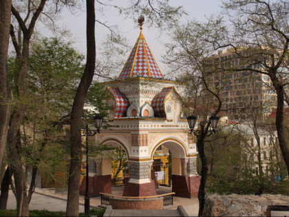 Foto: architektonische monumente, andere plätze, Nikolai-Triumphbogen, Wladiwostok