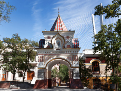 Foto: architektonische monumente, andere plätze, Nikolai-Triumphbogen, Wladiwostok