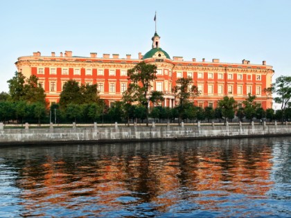 Foto: architektonische monumente, schlösser, burgen und paläste, andere plätze, Michaelsburg, Sankt Petersburg