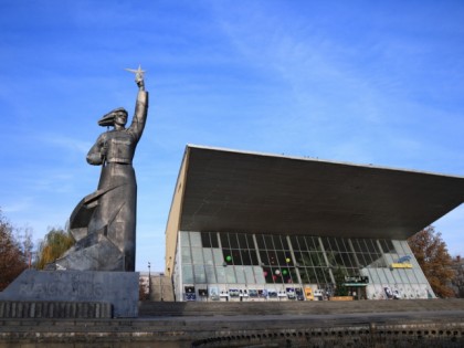 Foto: architektonische monumente, andere plätze, Monument «Avrora», Krasnodar