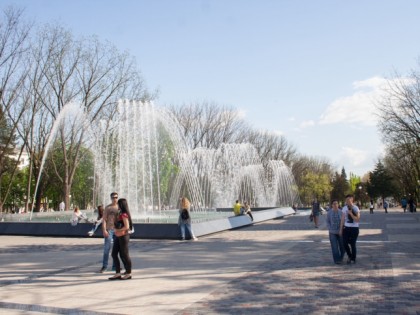 Foto: architektonische monumente, andere plätze, Monument «Avrora», Krasnodar