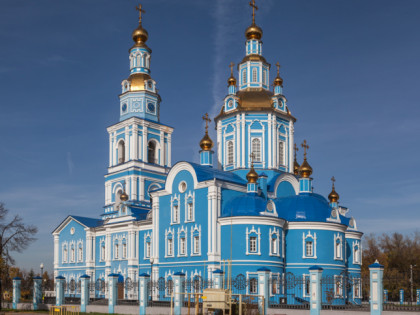 Foto: tempel und kultstätten, kathedralen und kirchen, andere plätze, Christi-Himmelfahrt-Kathedrale , Uljanowsk