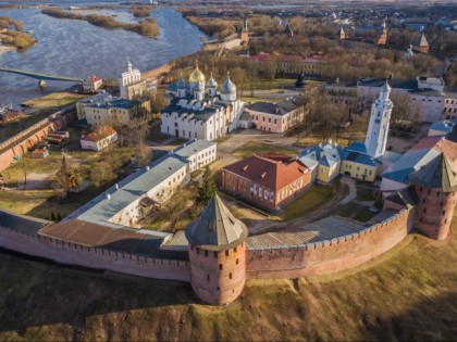 Foto: architektonische monumente, schlösser, burgen und paläste, andere plätze, Nowgoroder Kreml, Weliki Nowgorod