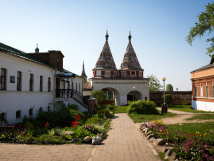 Foto: architektonische monumente, tempel und kultstätten, kloster, andere plätze, Mariä-Gewandniederlegungs-Kloster, Susdal