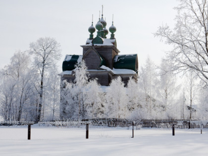 Foto: tempel und kultstätten, kathedralen und kirchen, andere plätze, Kirche im Dorf Nelasskoje, Wologda