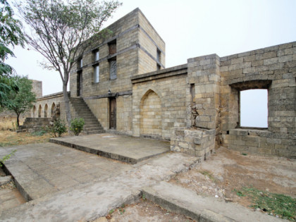 Foto: architektonische monumente, schlösser, burgen und paläste, andere plätze, Festung Naryn-Kala, Derbent