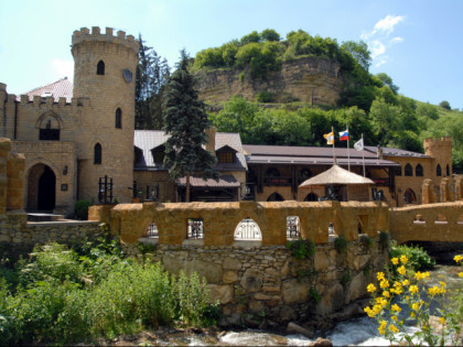 Foto: schlösser, burgen und paläste, andere plätze, Schloss der Liebe und der Arglist, Kislowodsk