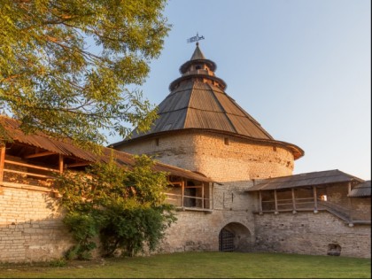 Foto: architektonische monumente, schlösser, burgen und paläste, Pokrowskaja-Turm, Pskow