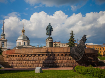 Foto: architektonische monumente, andere plätze, Afanassi-Nikitin-Denkmal, Twer