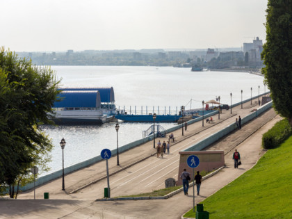 Foto: architektonische monumente, andere plätze, Kosmonauten-Promenade, Saratow