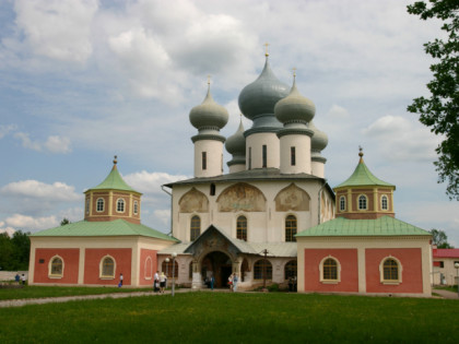 Foto: architektonische monumente, tempel und kultstätten, kloster, andere plätze, Tichwiner Kloster, Tichwin