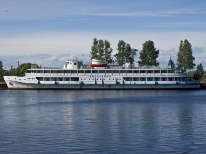 Foto: andere plätze, Wikingerschiffe und Schiffshotel Korolenko, Wyborg