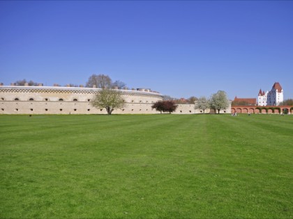 Foto: architektonische monumente, museen und ausstellungen, parks und unterhaltungsorte, Reduit Tilly, Glacis und Klenzepark, Bayern