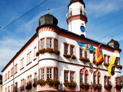 Foto: architektonische monumente, Rathaus, St. Michaeliskirche, Bayern