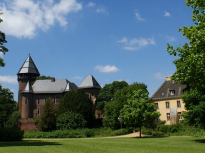 Foto: museen und ausstellungen, schlösser, burgen und paläste,  Museumszentrum Burg Linn, Nordrhein-Westfalen