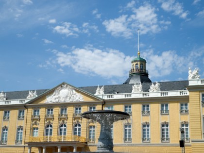 Foto: museen und ausstellungen, parks und unterhaltungsorte, schlösser, burgen und paläste, Schloss Karlsruhe, Baden-Württemberg