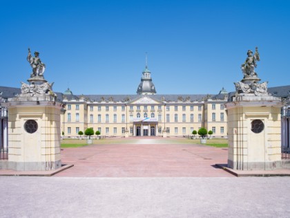 Foto: museen und ausstellungen, parks und unterhaltungsorte, schlösser, burgen und paläste, Schloss Karlsruhe, Baden-Württemberg